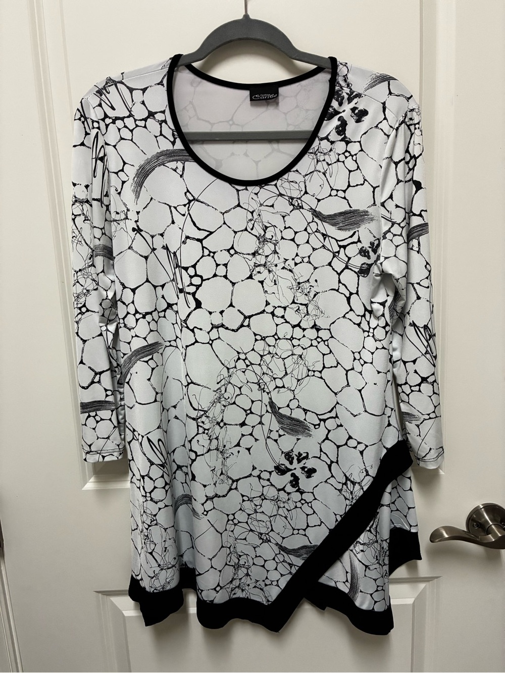 Fashion Caribe Black & White Abstract Bubble Print Flowy Tunic w/Blk trim S/M